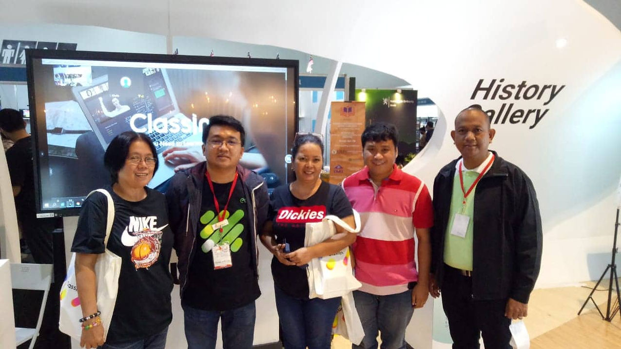 Kerwin Presiados, BD Manager of the Philippines, presenting at the Manila International Book Fair